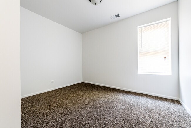 Bedroom - 7034 S Claremont