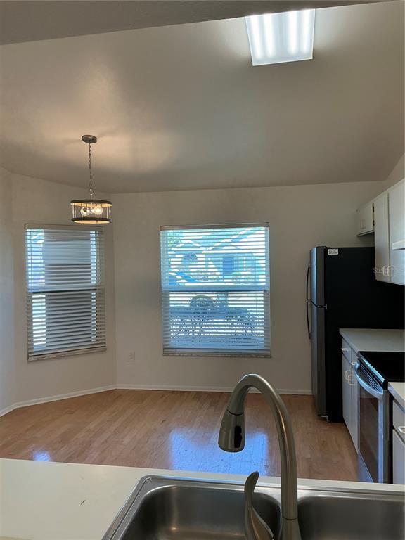 Building Photo - 5821 Taywood Dr