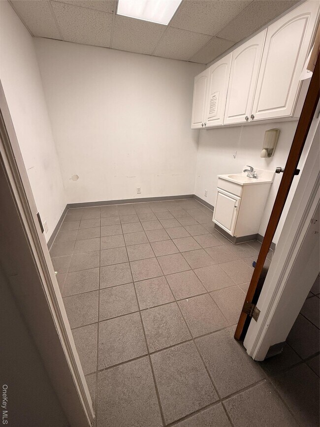 Building Photo - 86-20 Jamaica Ave