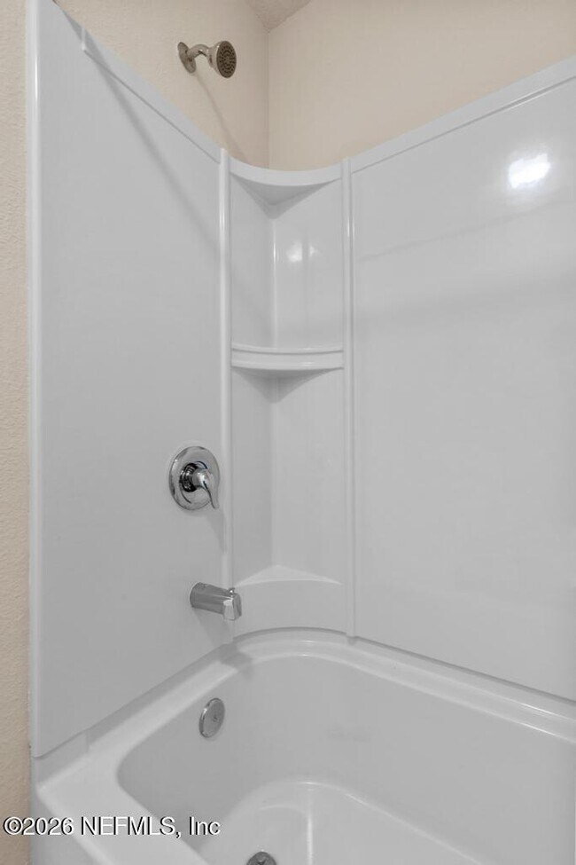 Building Photo - 21 Temple Dr