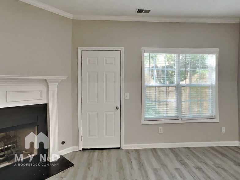 Building Photo - 857 Glynn Oaks Dr