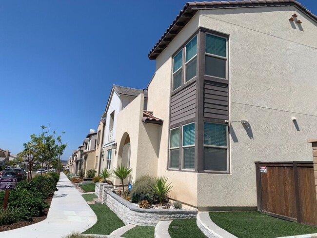 Building Photo - Beautiful Home 4bed/3 bath