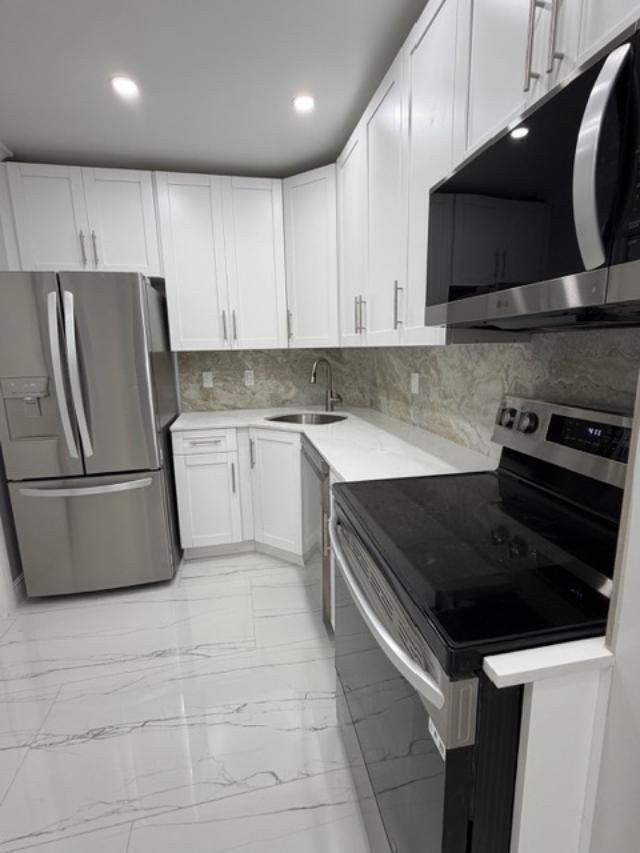 Building Photo - 659 W Oakland Park Blvd