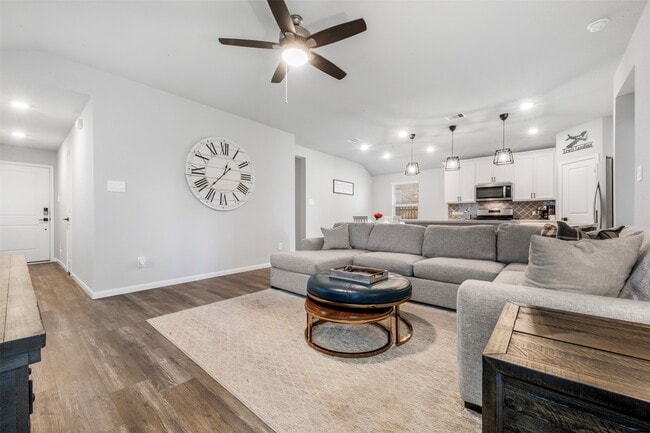 Building Photo - 27107 Blue Pool Dr