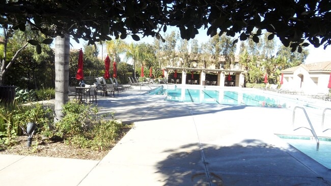 Building Photo - 3BR 2.5 BA 2 Story Home with 2 Car Garage