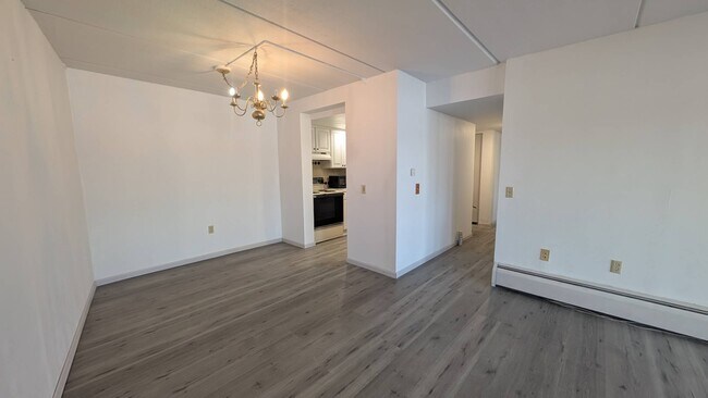 Building Photo - 7106 Fortune Dr