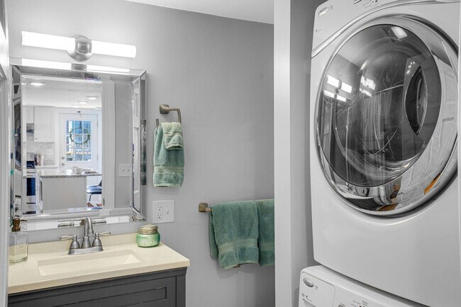 Building Photo - 32 Basin St