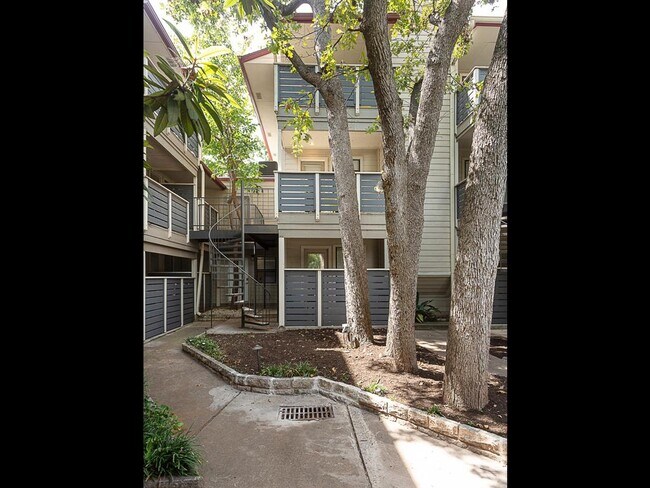 Building Photo - 1404 Norwalk Ln