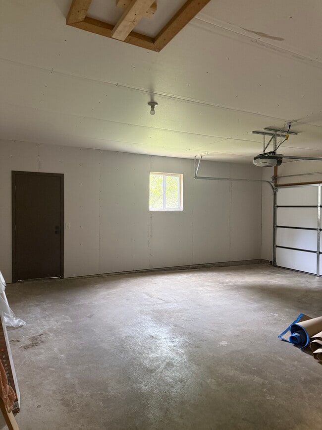 Building Photo - N8429 Schilt Rd
