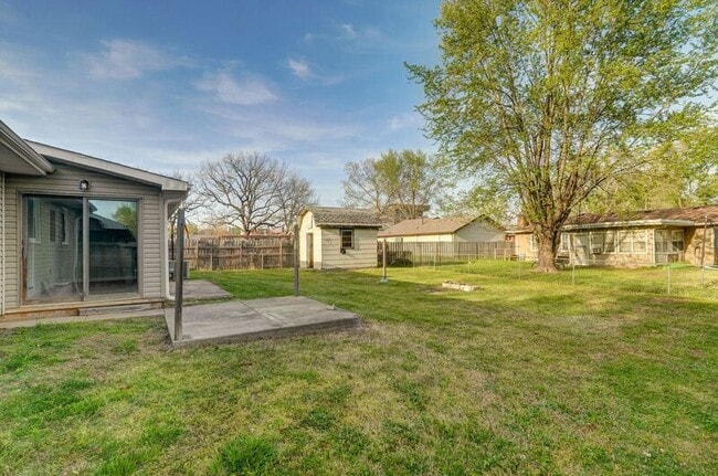 Building Photo - 1920 S Mayfair Ave