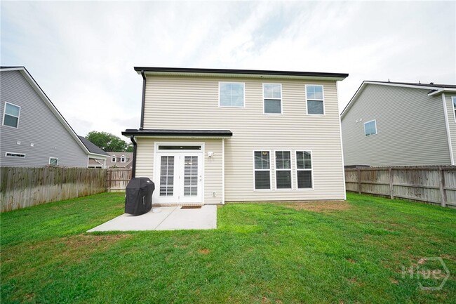 Building Photo - 73 Club House Dr