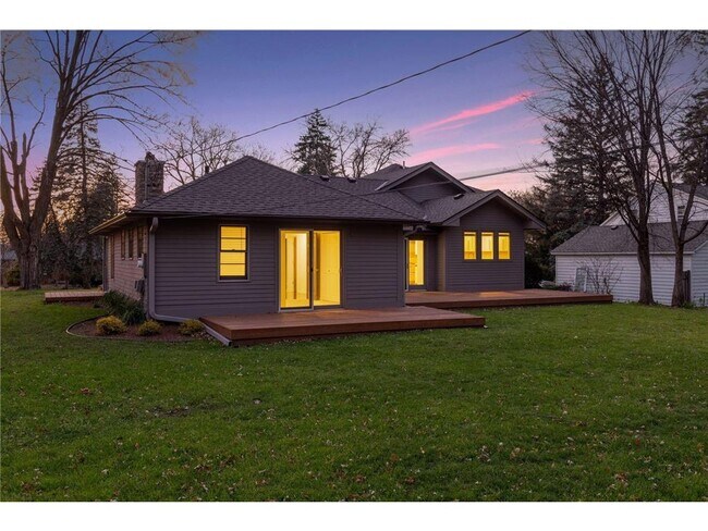 Building Photo - 301 Turnpike Rd