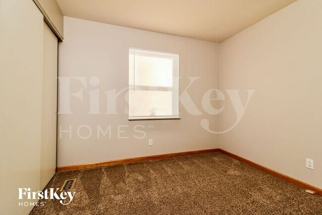 Building Photo - 1407 Sandra Elaine Dr