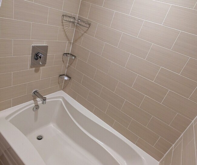 Building Photo - 900 10th St NW