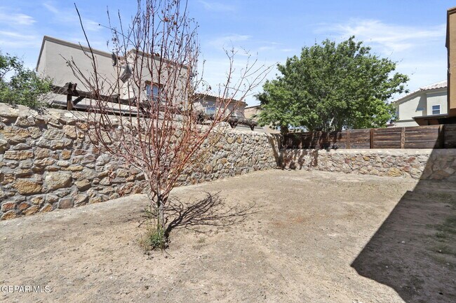 Building Photo - 11621 St Martin Way