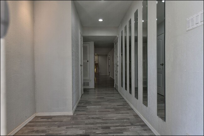 Building Photo - Pending