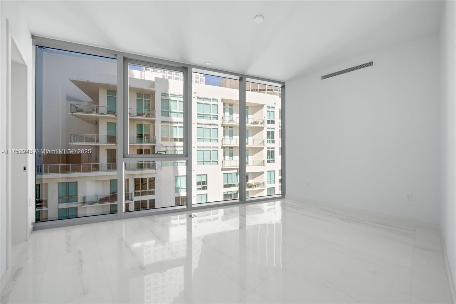 Building Photo - 300 Biscayne Boulevard Way