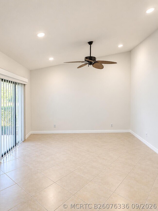 Building Photo - 283 Springdale Cir