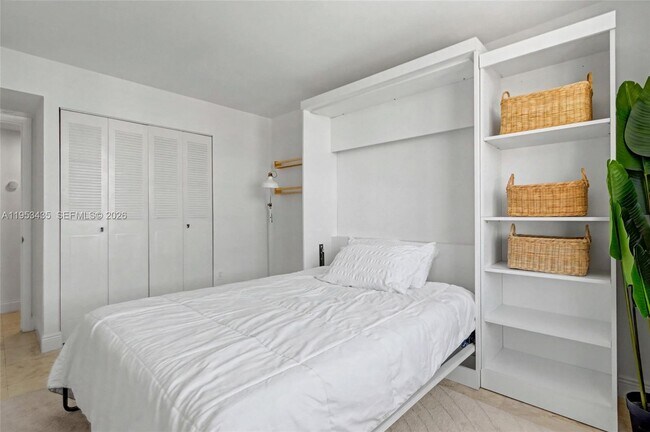 Building Photo - 2851 NE 183rd St