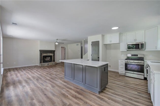 Building Photo - 4100 Chanticleer Dr NW