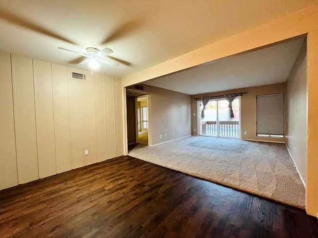 Building Photo - 1701 W Tuckey Ln