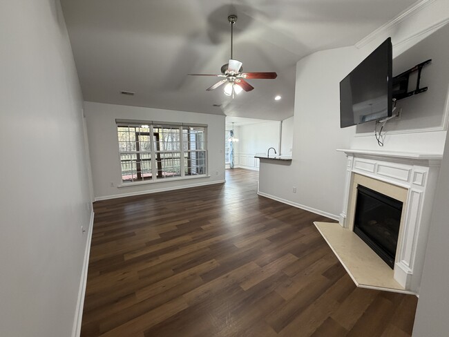 Building Photo - 1863 New Castle Dr