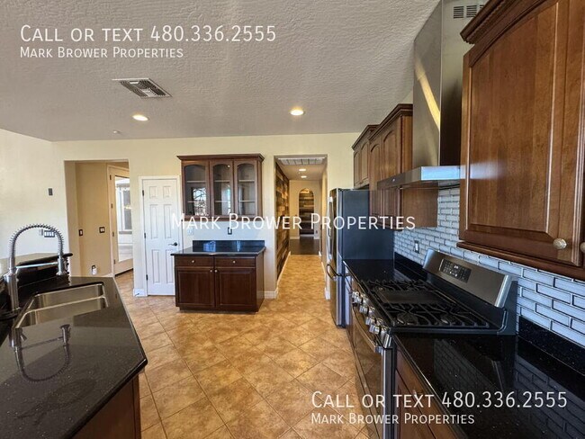 Building Photo - 21104 W Sage Hill Rd