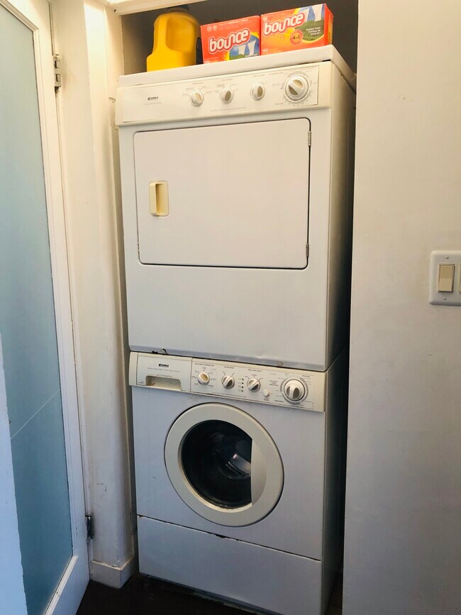 Building Photo - 160 NW 101st St