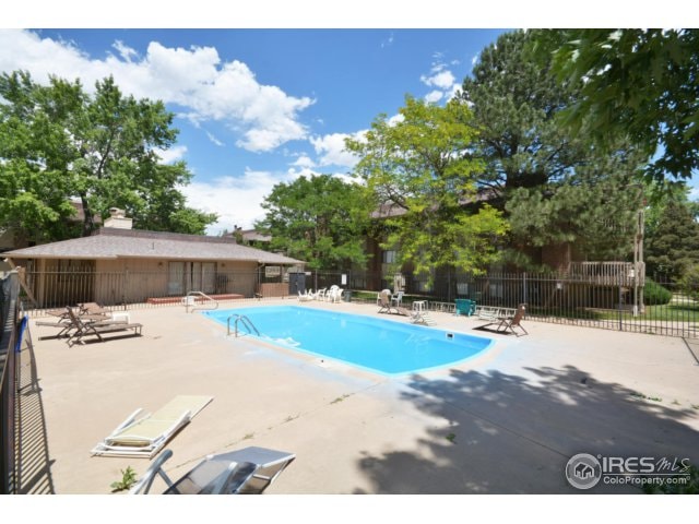 Building Photo - 600 Manhattan Dr