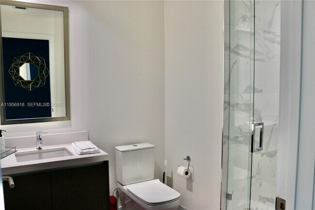 Building Photo - 851 NE 1st Ave