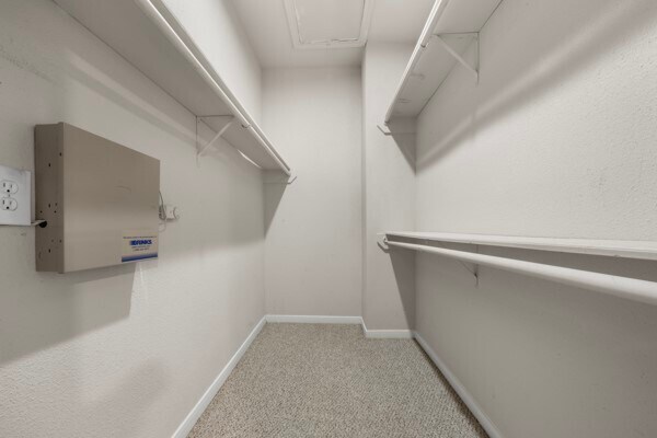 Building Photo - 2255 Braeswood Park Dr