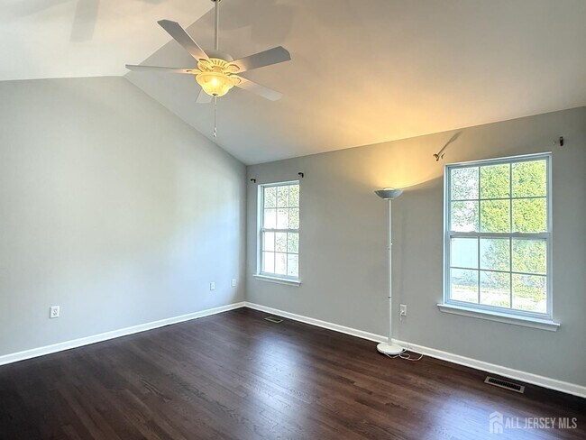 Building Photo - 25 Canal View Dr
