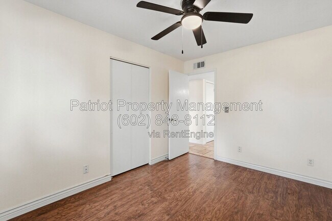 Building Photo - 1275 W Del Rio St