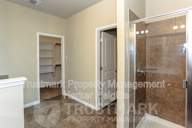 Building Photo - 8121 Iron Gate Dr