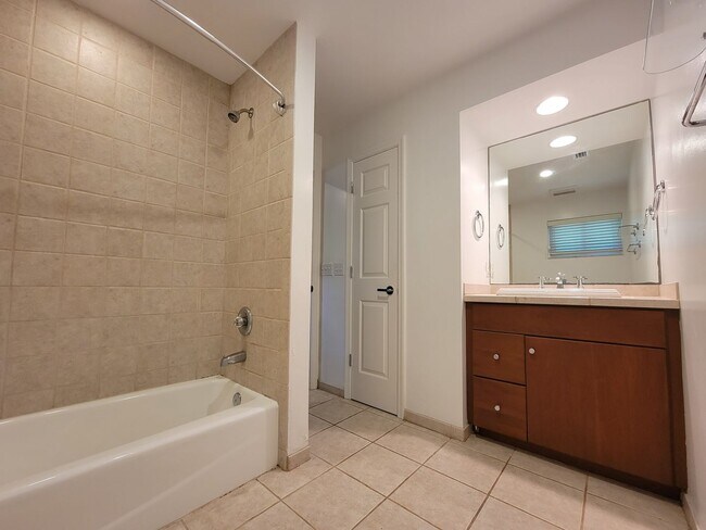 Building Photo - 4 bedroom house for rent on Killearn Estat...