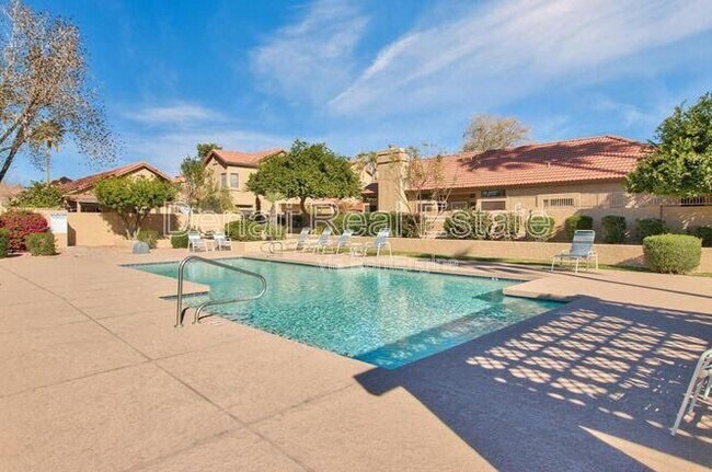 Building Photo - 4667 W Harrison St