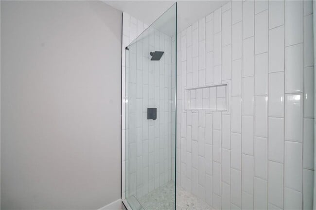 Building Photo - 1683 Kenmore St SW