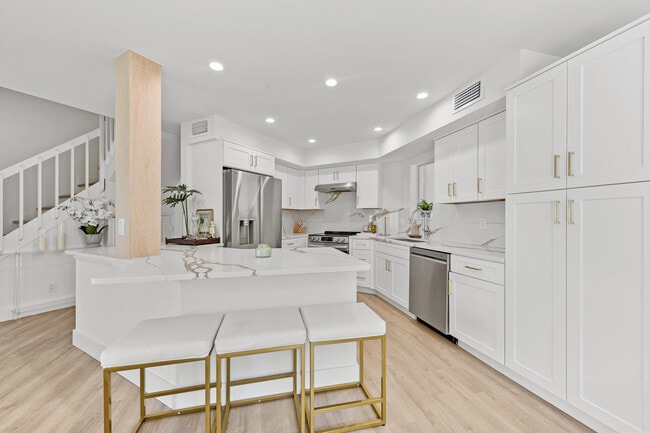 Building Photo - 288 Seabreeze Cir