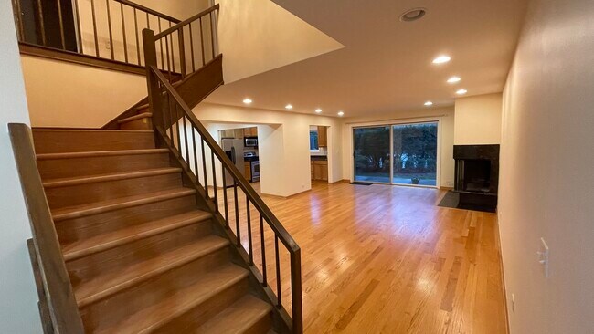 Building Photo - 1723 Wildberry Dr