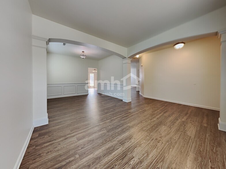 Building Photo - 1315 Emory Ln NW