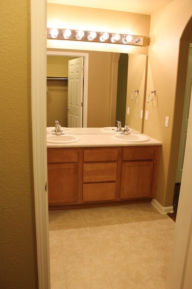 Master Bath - 23336 E 5th Pl