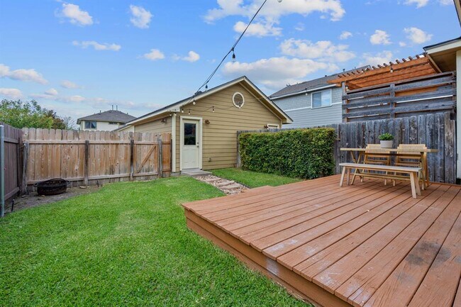 Building Photo - 5412 Grover Ave