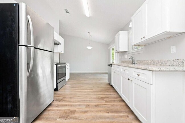 Building Photo - 5611 La Fleur Trail