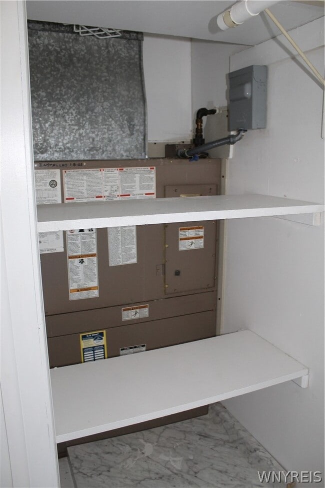 Building Photo - 3948 Ridge Lea Rd