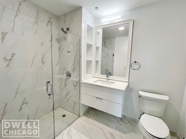 Building Photo - 2337 N Lincoln Ave