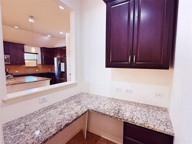 Building Photo - 3500 Esperanza Dr