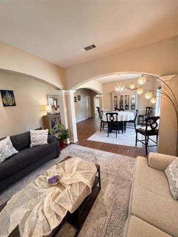 Building Photo - 814 Honey Hill Dr