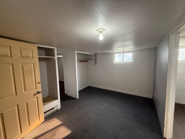 Building Photo - Pet Friendly, One Car Detached Garage, Own...
