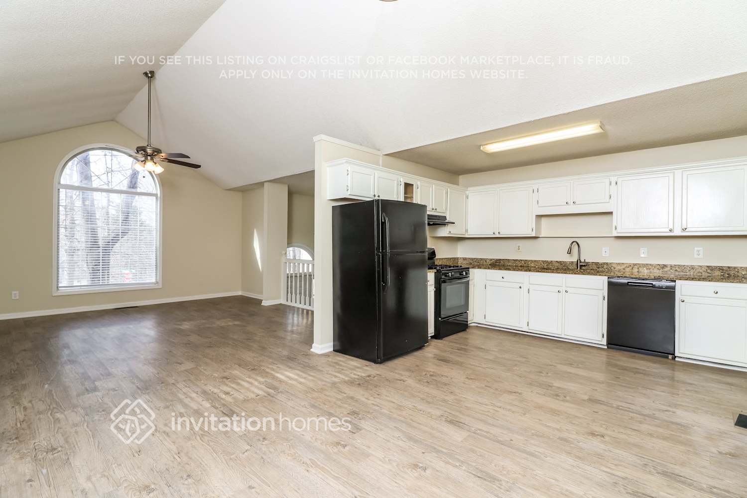 Building Photo - 1718 Independence Dr