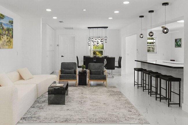 Building Photo - 12231 Areaca Dr